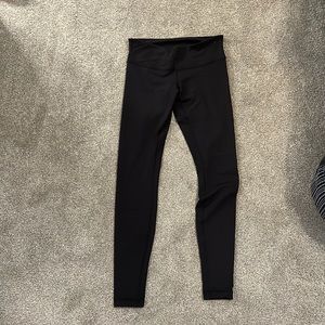 Lulu wonder under black leggings